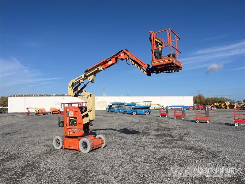 JLG E300 AJP 2WD Electric Electric Articulating Boom L Strēles pacēlāji