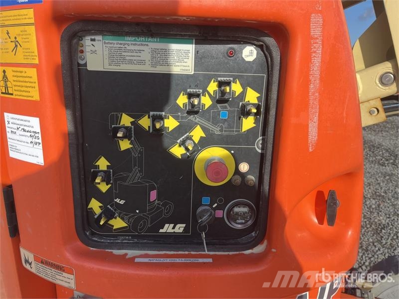 JLG E300AJP 2WD Electric Articulating Boom Lift ブームリフト 屈伸型
