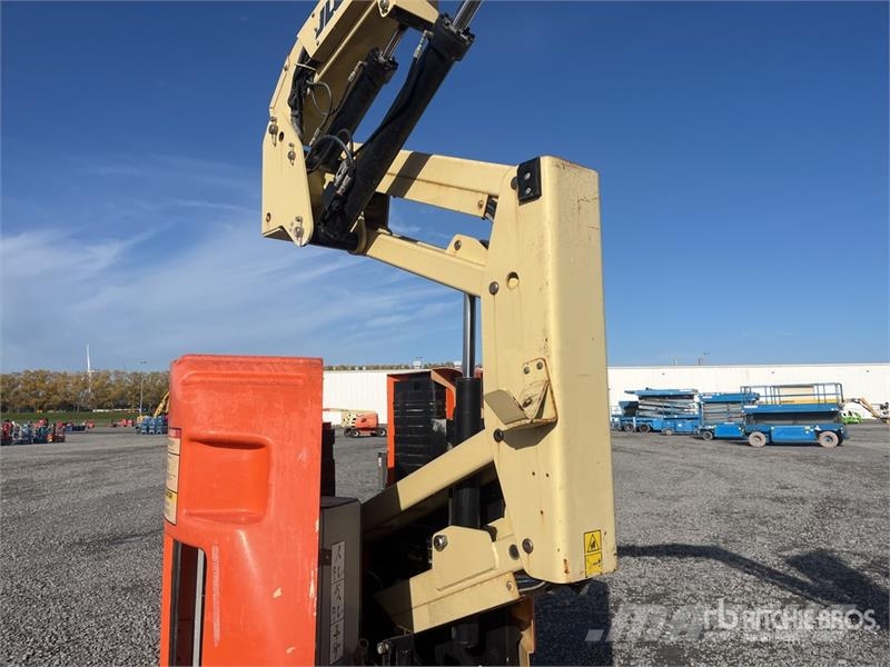 JLG E300AJP 2WD Electric Articulating Boom Lift ブームリフト 屈伸型
