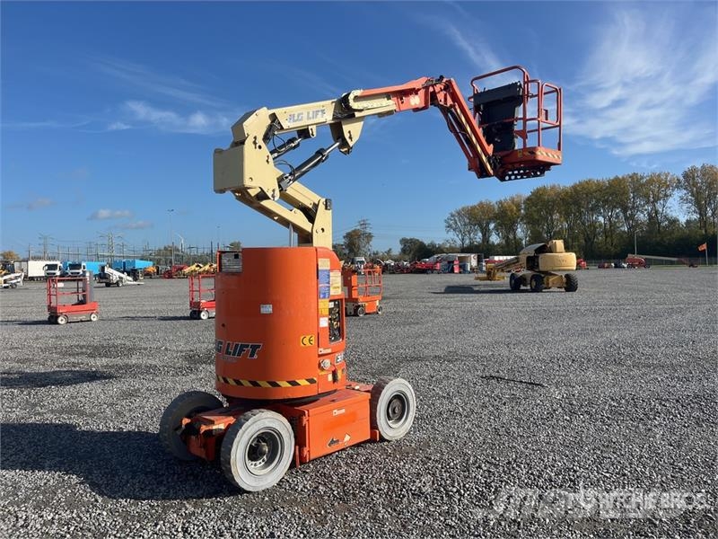 JLG E300AJP 2WD Electric Articulating Boom Lift ブームリフト 屈伸型