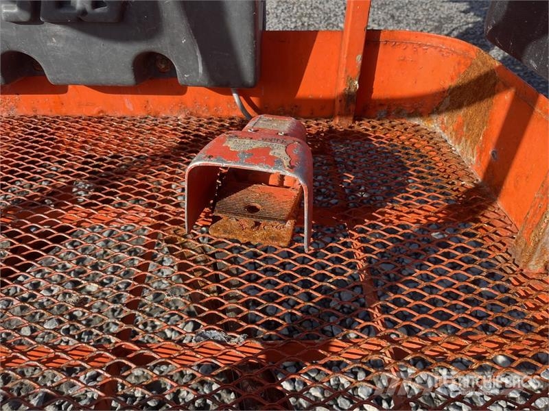 JLG E300AJP 2WD Electric Articulating Boom Lift ブームリフト 屈伸型