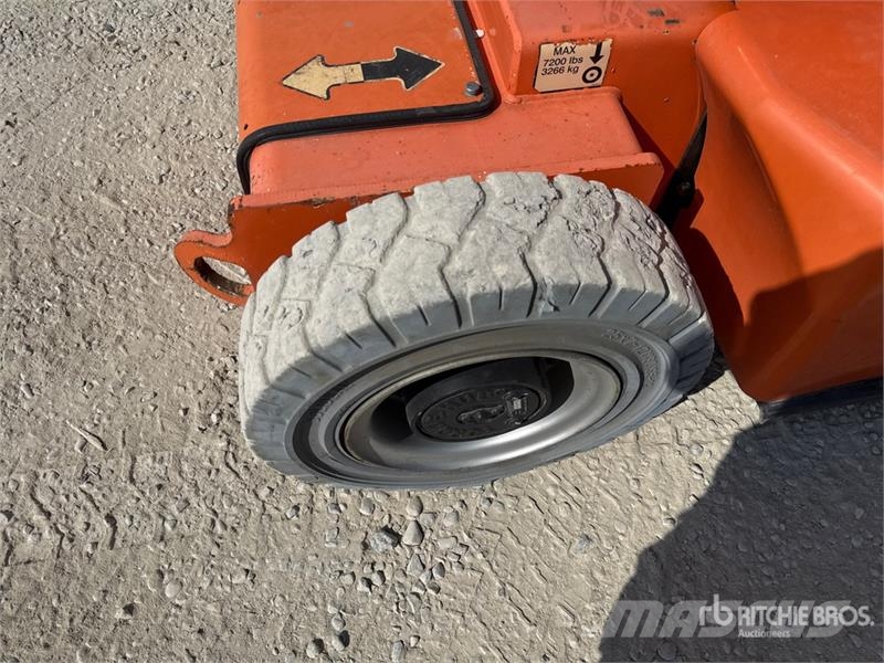 JLG E400AJP Kuukulkijat