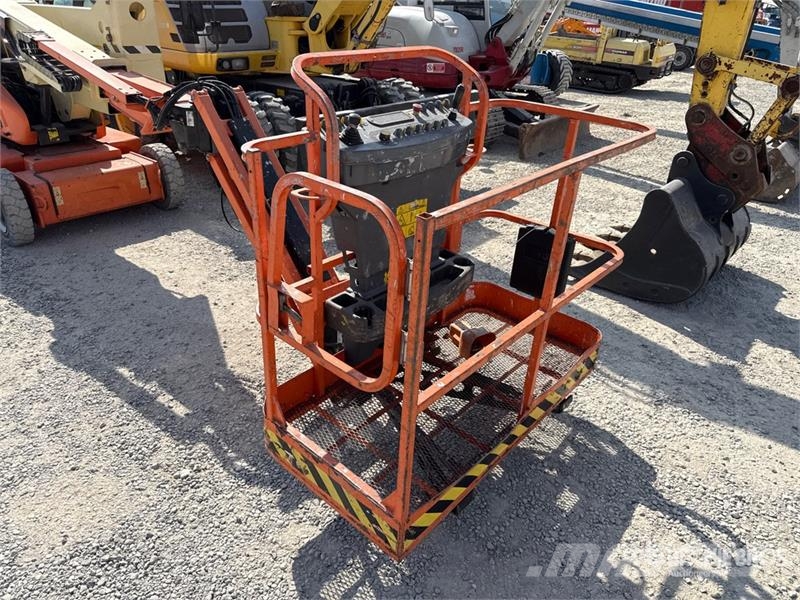 JLG E400AJP Kuukulkijat