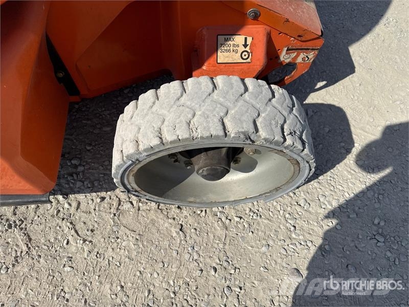 JLG E400AJP Kuukulkijat
