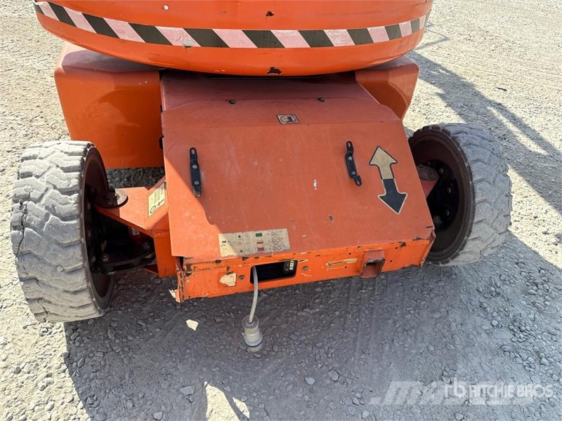 JLG E400AJP Kuukulkijat