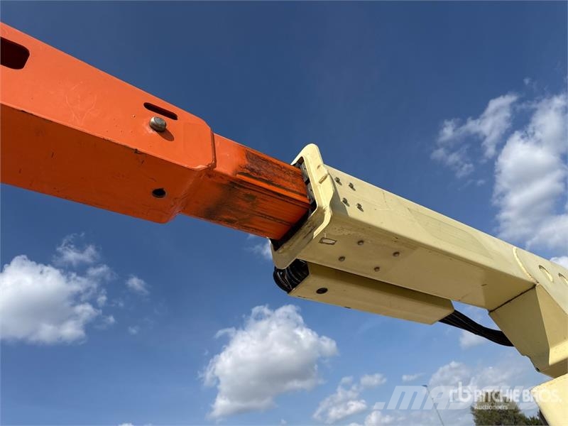 JLG E400AJP Kuukulkijat