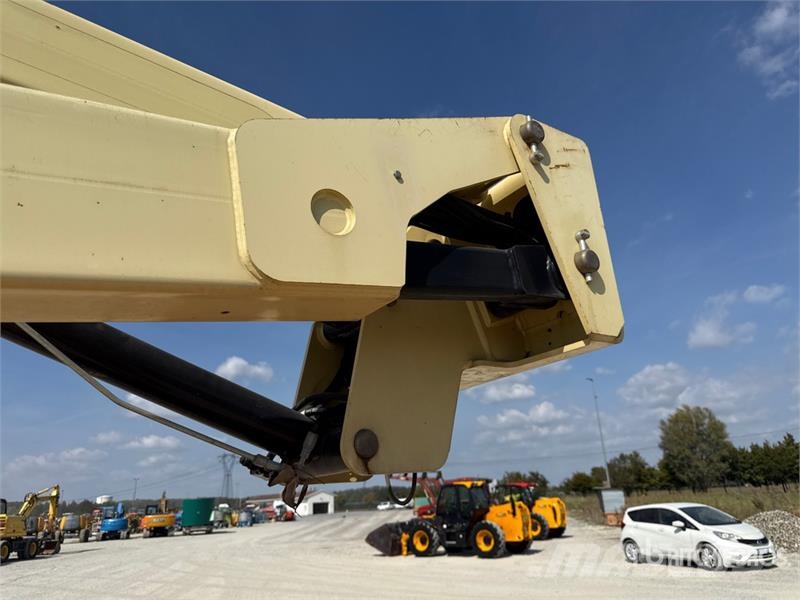 JLG E400AJP Kuukulkijat
