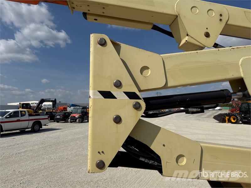 JLG E400AJP Kuukulkijat