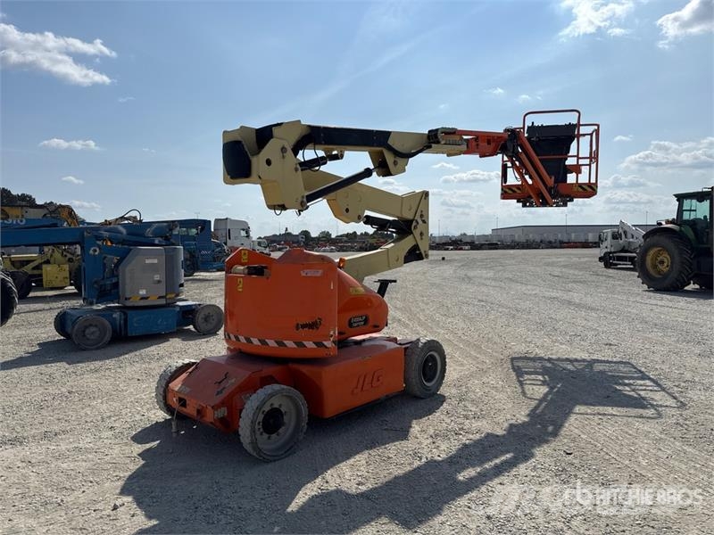 JLG E400AJP Kuukulkijat