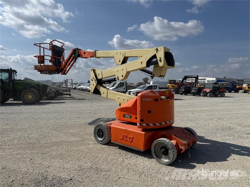 JLG E400AJP Kuukulkijat