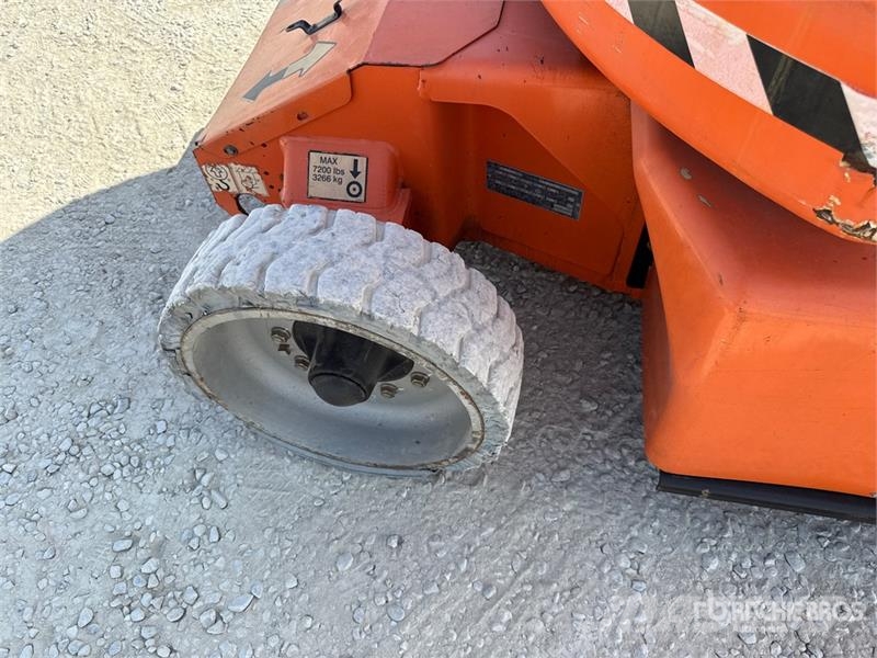 JLG E400AJP Kuukulkijat