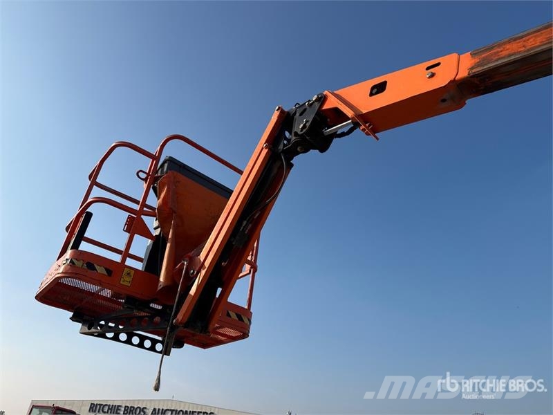 JLG E400AJPN Electric Articulating Boom Lift Iseliikuvad poomtõstukid