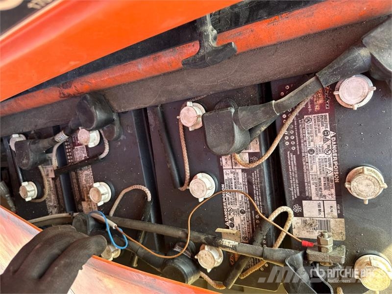 JLG E400AJPN Electric Articulating Boom Lift Iseliikuvad poomtõstukid