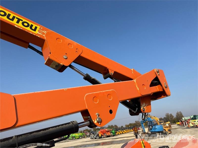 JLG E400AJPN Electric Articulating Boom Lift Iseliikuvad poomtõstukid
