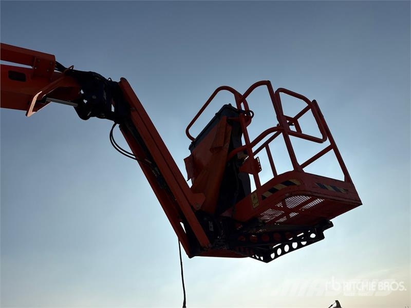 JLG E400AJPN Electric Articulating Boom Lift Iseliikuvad poomtõstukid