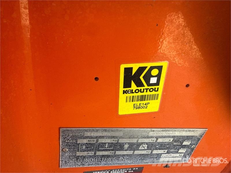 JLG E400AJPN Electric Articulating Boom Lift Iseliikuvad poomtõstukid