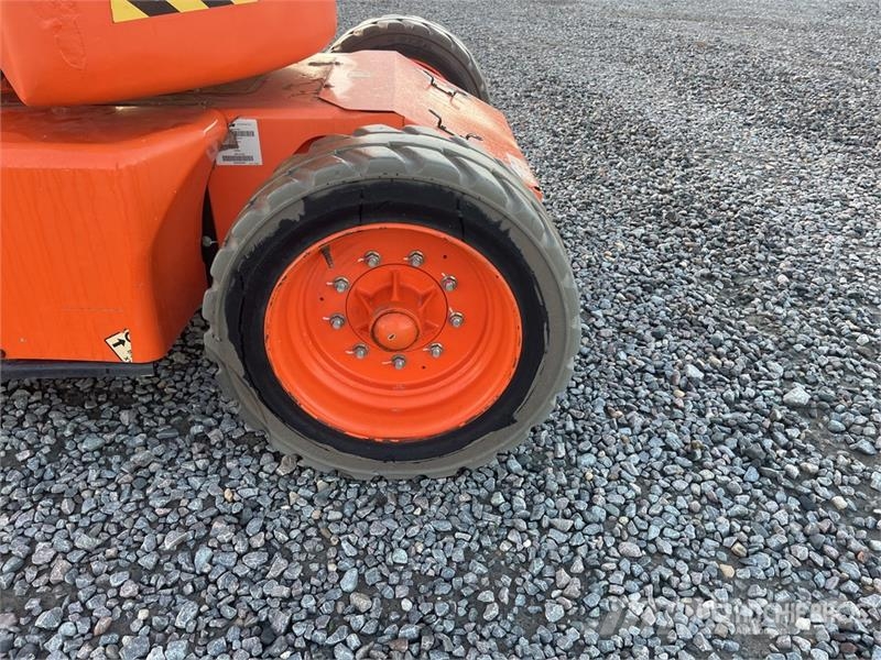 JLG E450AJ 2WD Electric Articulating Boom Lift 曲臂高空工作平台