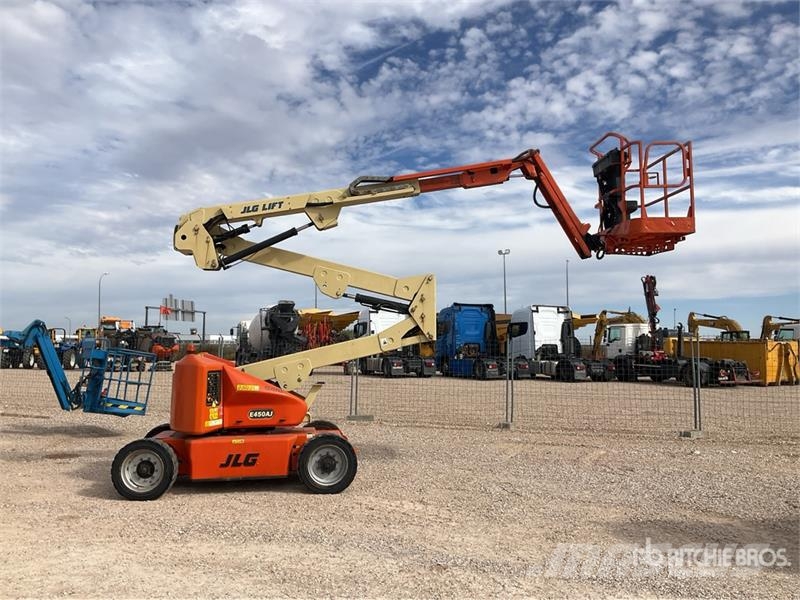 JLG E450AJ 2WD Electric Articulating Boom Lift Zglobne podizne platforme