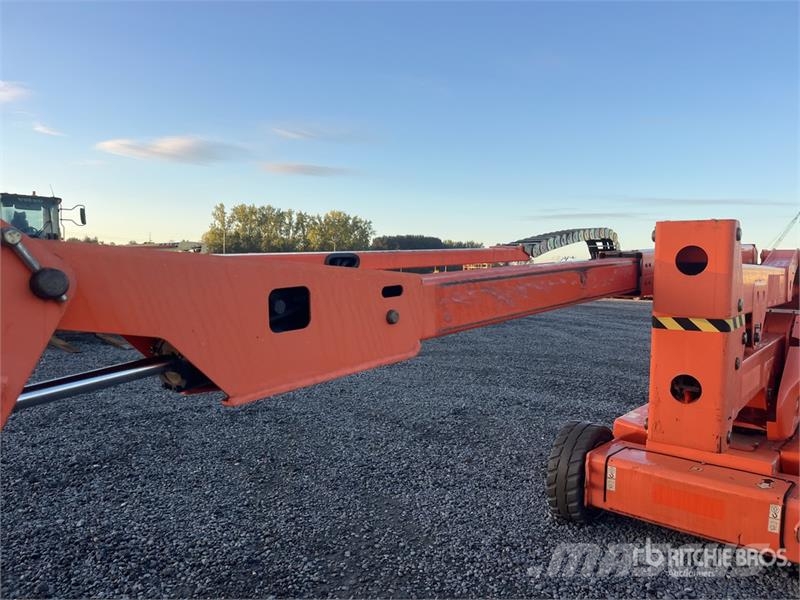 JLG E450AJ 2WD Electric Articulating Boom Lift 曲臂高空工作平台