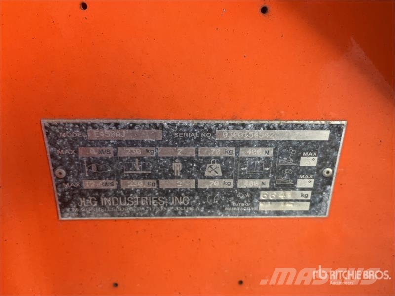 JLG E450AJ 2WD Electric Articulating Boom Lift 曲臂高空工作平台