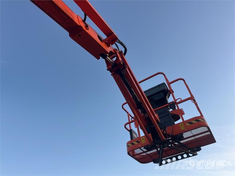 JLG E450AJ 2WD Electric Articulating Boom Lift 曲臂高空工作平台