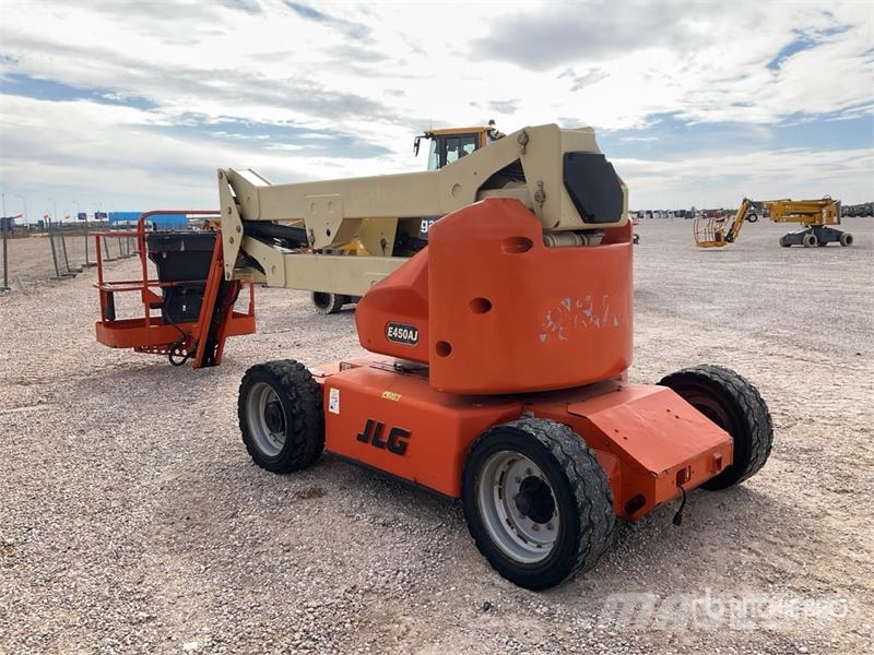 JLG E450AJ 2WD Electric Articulating Boom Lift Zglobne podizne platforme