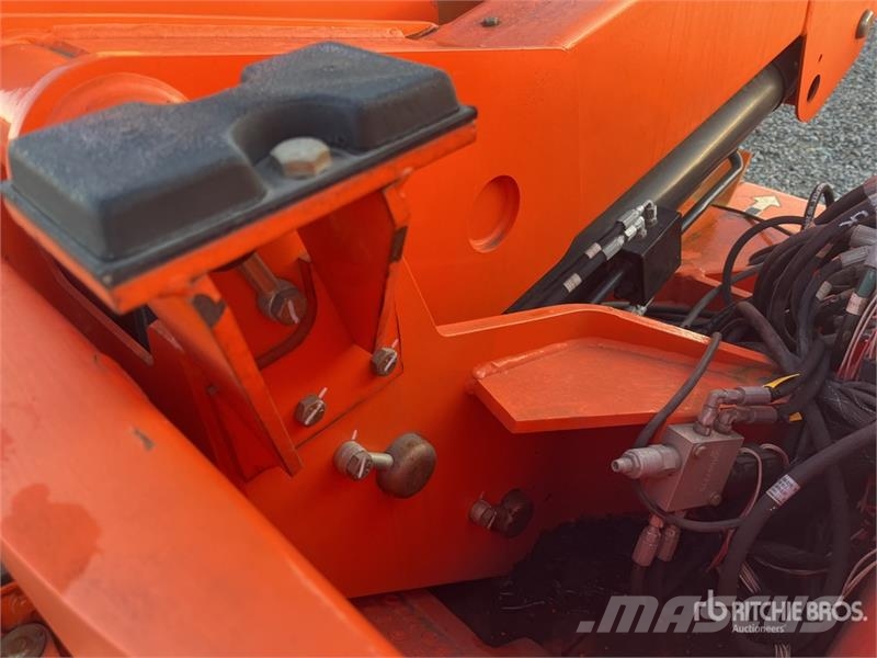 JLG E450AJ 2WD Electric Articulating Boom Lift 曲臂高空工作平台