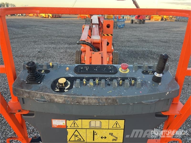JLG E450AJ 2WD Electric Articulating Boom Lift 曲臂高空工作平台