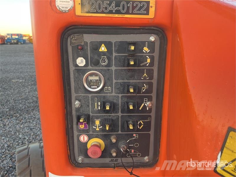 JLG E450AJ 2WD Electric Articulating Boom Lift 曲臂高空工作平台