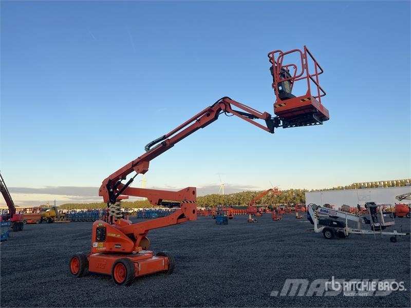 JLG E450AJ 2WD Electric Articulating Boom Lift 曲臂高空工作平台