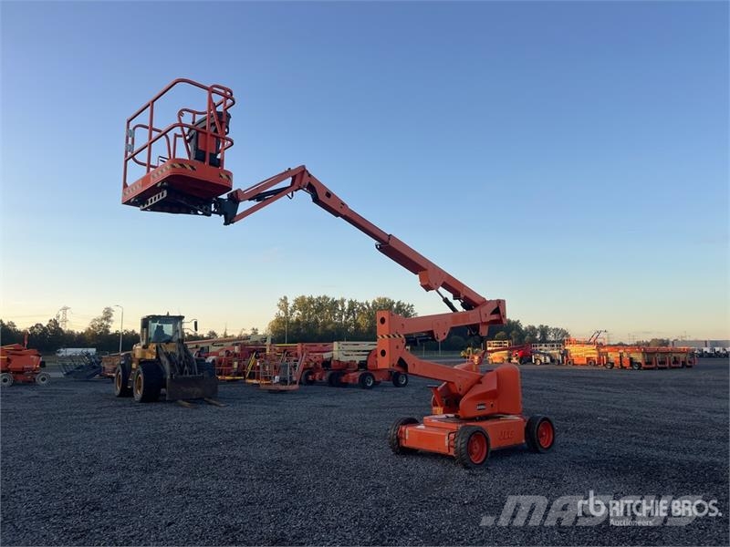 JLG E450AJ 2WD Electric Articulating Boom Lift 曲臂高空工作平台