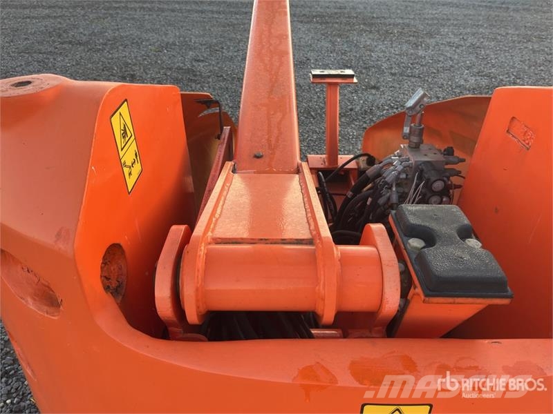 JLG E450AJ 2WD Electric Articulating Boom Lift 曲臂高空工作平台