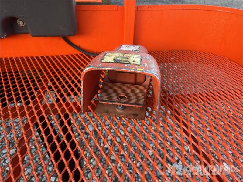 JLG E450AJ 2WD Electric Articulating Boom Lift 曲臂高空工作平台