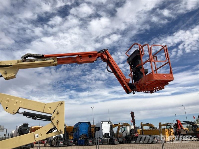 JLG E450AJ 2WD Electric Articulating Boom Lift Zglobne podizne platforme