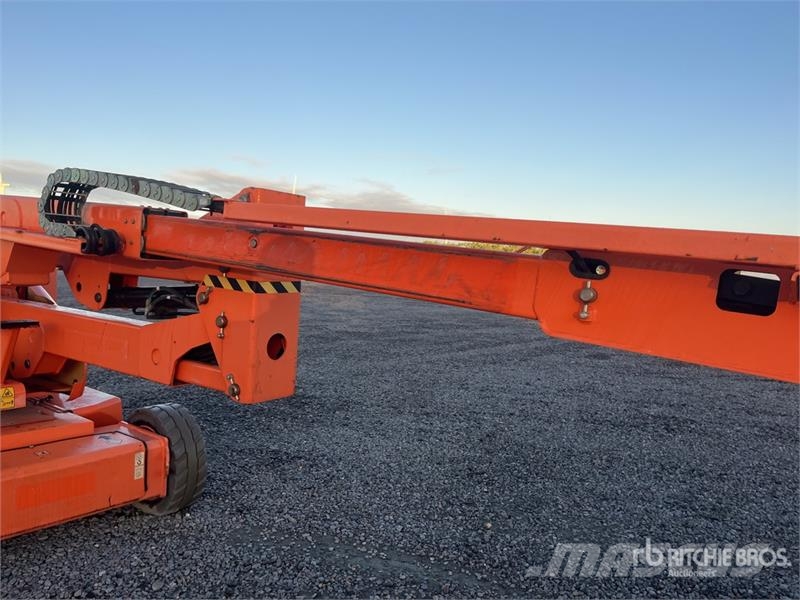 JLG E450AJ 2WD Electric Articulating Boom Lift 曲臂高空工作平台