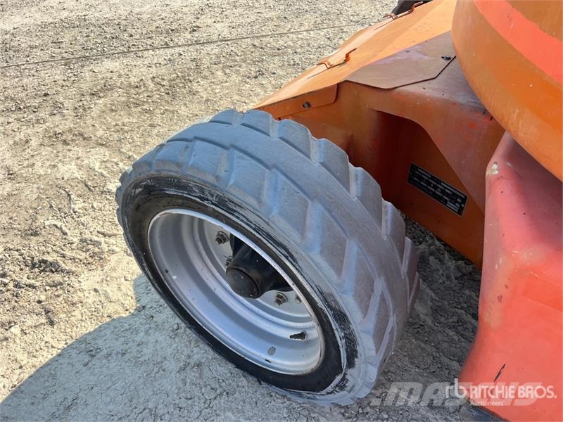 JLG E450AJ Articulating Boom Lift Iseliikuvad poomtõstukid