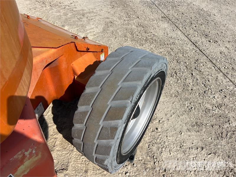 JLG E450AJ Articulating Boom Lift Iseliikuvad poomtõstukid