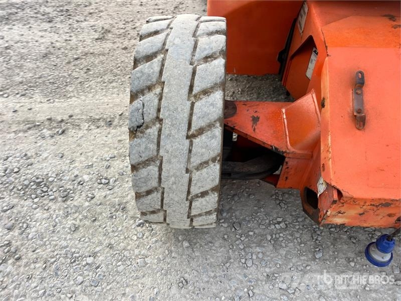 JLG E450AJ Electric Articulating Boom Lift Karos emelők