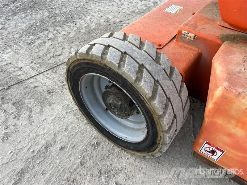 JLG E450AJ Electric Articulating Boom Lift Karos emelők