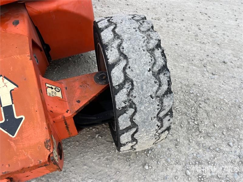 JLG E450AJ Electric Articulating Boom Lift Съчленени стрелови подемници