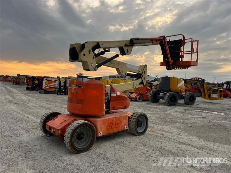 JLG E450AJ Electric Articulating Boom Lift Karos emelők