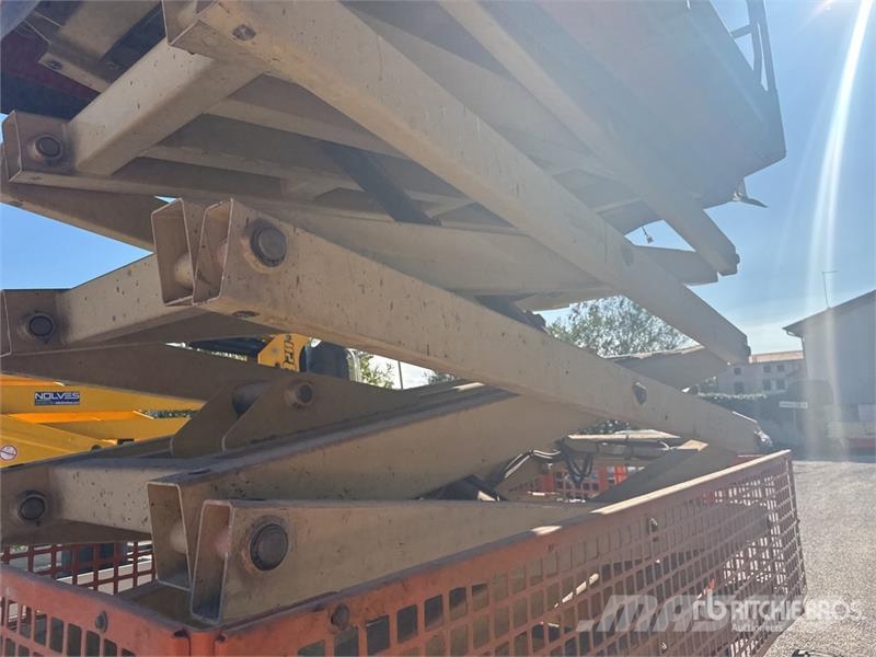 JLG M4069 Bi-Energy Scissor Lift Škarjaste dvižne ploščadi