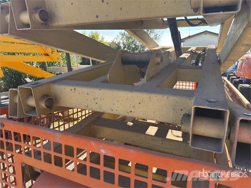 JLG M4069 Bi-Energy Scissor Lift Škarjaste dvižne ploščadi