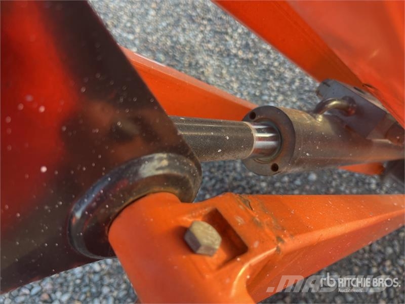 JLG M600JP 2WD Electric Articulating Boom Lift 관절형 전동이동 리프트