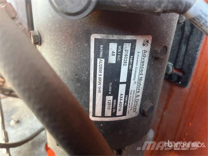 JLG M600JP 2WD Electric Articulating Boom Lift 관절형 전동이동 리프트