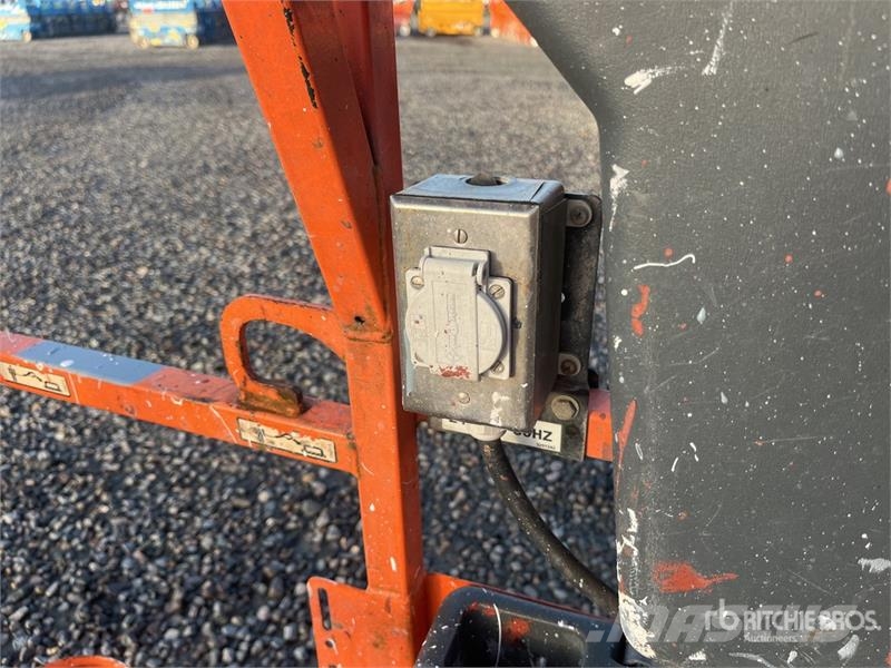 JLG M600JP 2WD Electric Articulating Boom Lift 관절형 전동이동 리프트