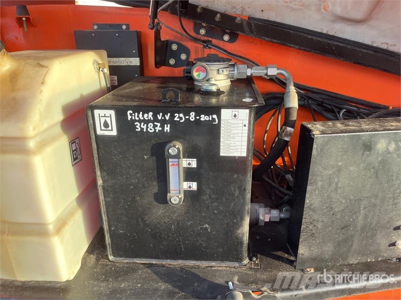 JLG M600JP 2WD Electric Articulating Boom Lift 관절형 전동이동 리프트