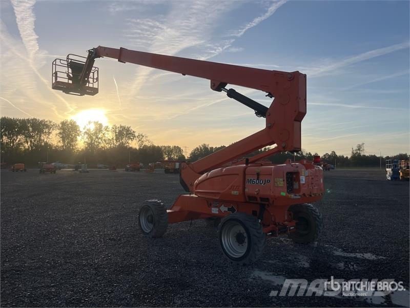 JLG M600JP 2WD Electric Articulating Boom Lift 관절형 전동이동 리프트