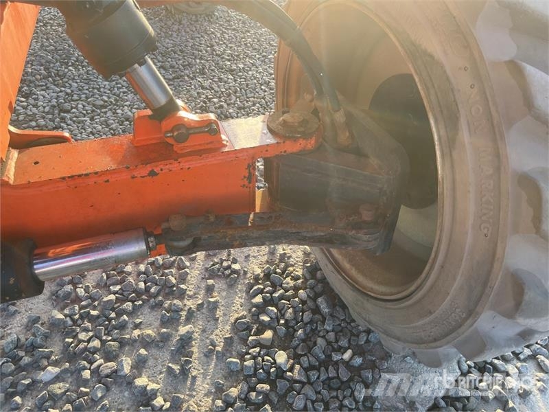 JLG M600JP 2WD Electric Articulating Boom Lift 관절형 전동이동 리프트