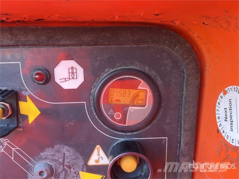 JLG M600JP 2WD Electric Articulating Boom Lift 관절형 전동이동 리프트
